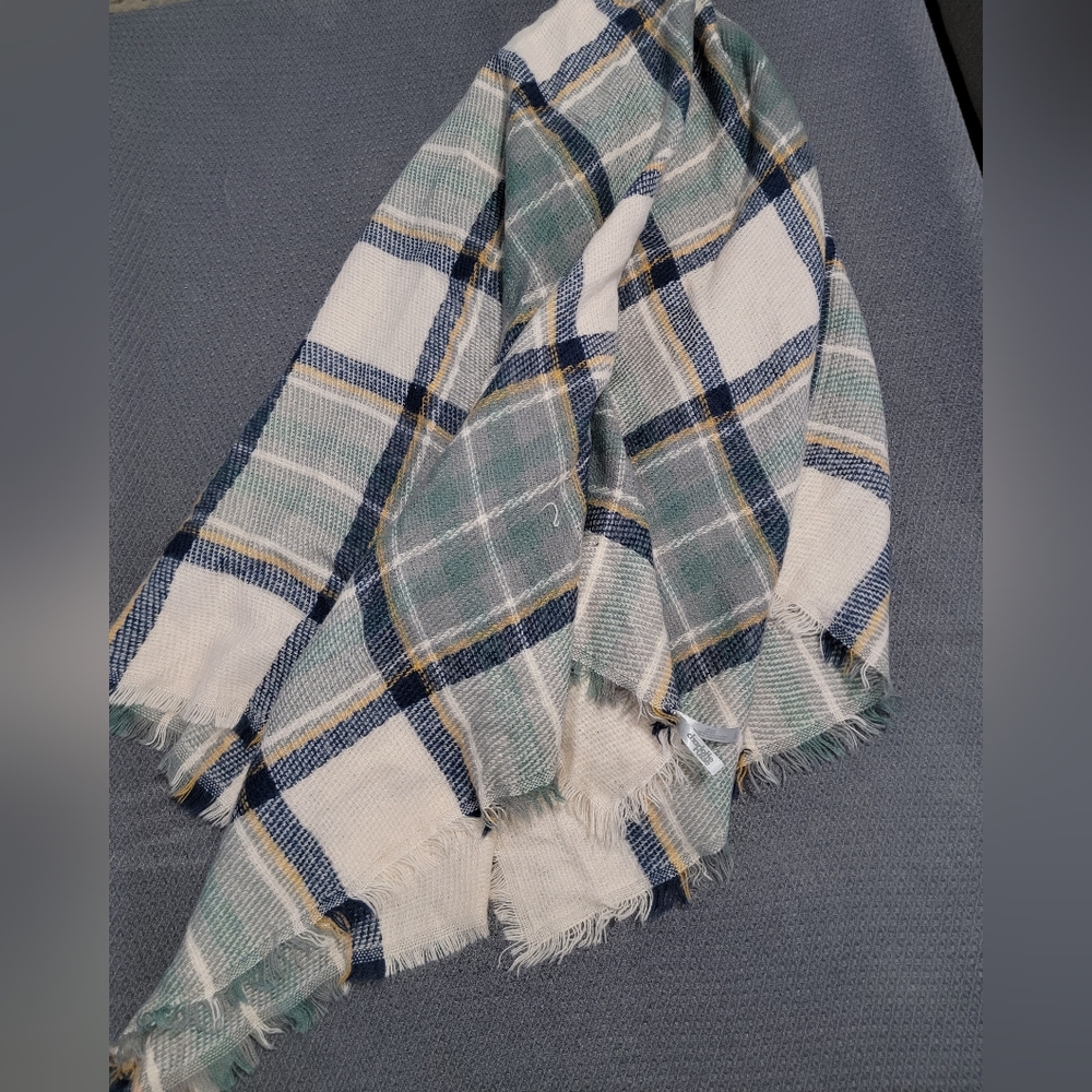 Scarf - Picture 3 of 3